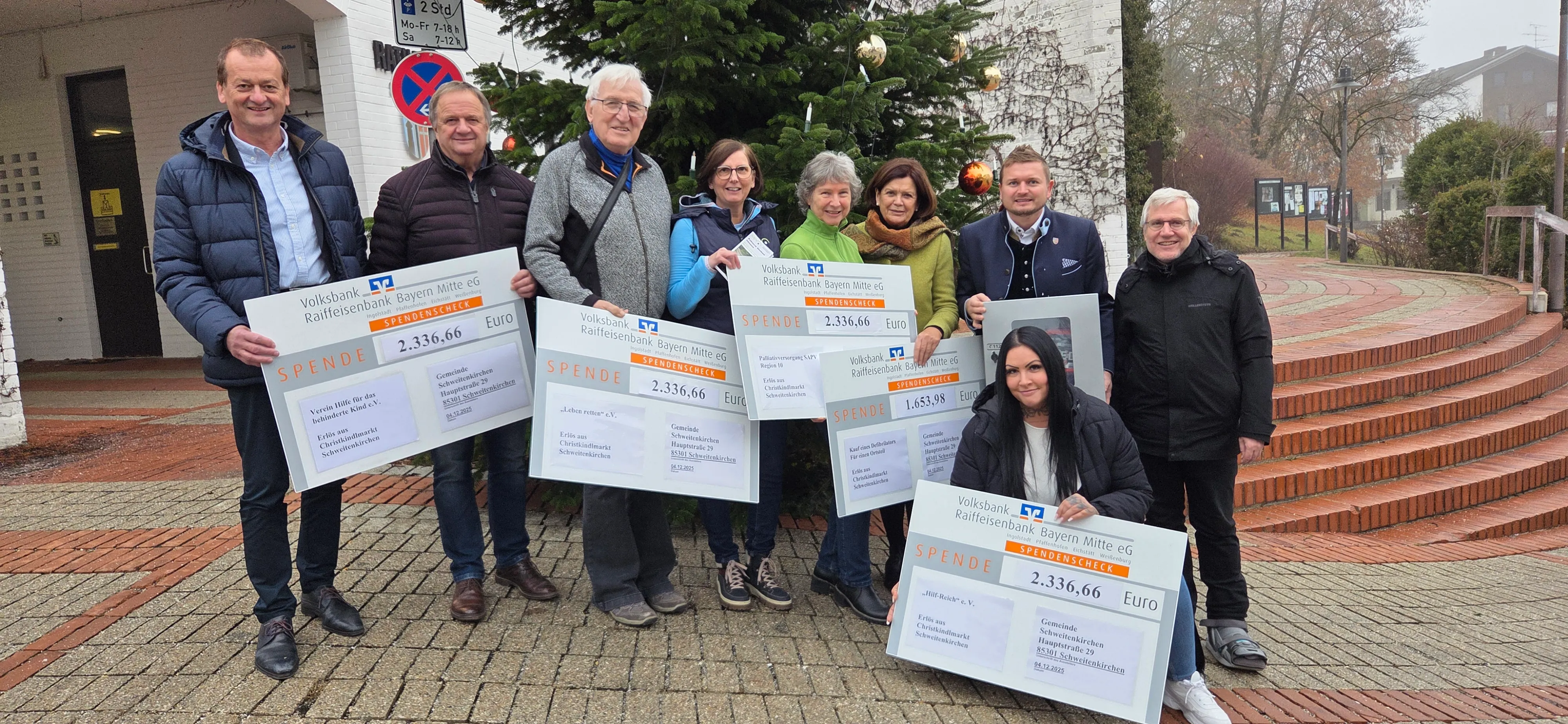 Spendenübergabe in Schweitenkirchen